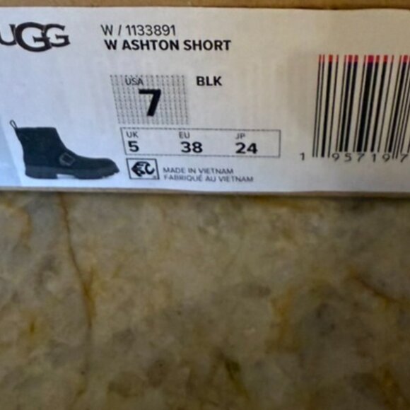 Ugg Women's Ashton Short Waterproof Bootie NWT Size 7 - Picture 10 of 11